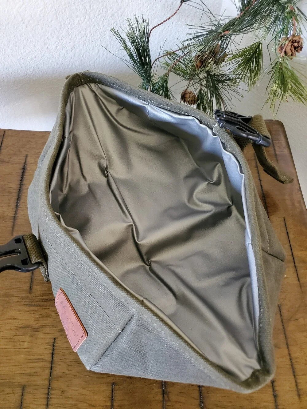 Dog Kibble Treat Bag Pouch Hoot & Co x Loki The Wolfdog Waxed Canvas Green